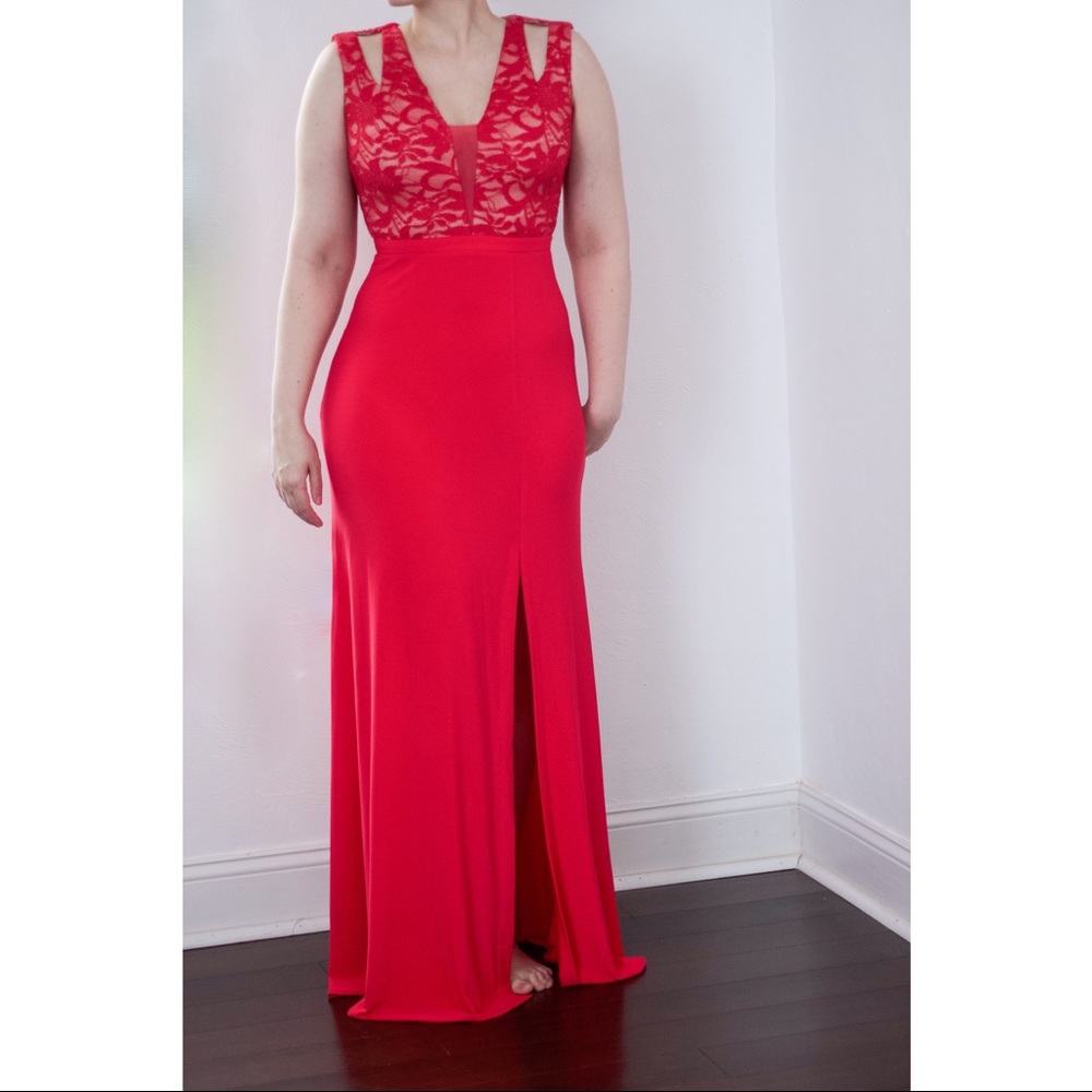Red Lace Long Formal Gown